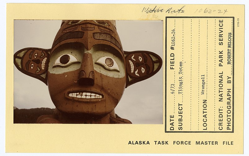 File:Tlingit Totem (33421585651).jpg