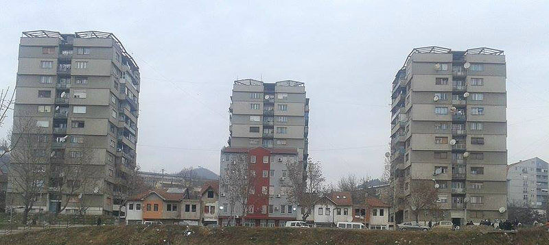 File:Tre suliterat Mitrovice.jpg