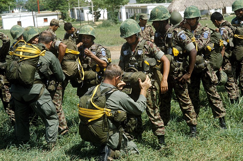 File:US Army Special Forces inspect Clombian paratroopers.jpg