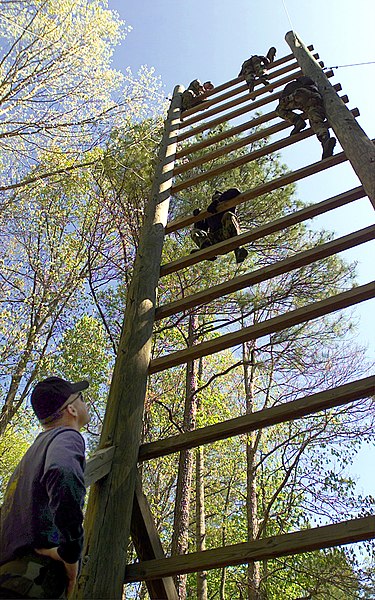 File:US Navy 020423-N-6237W-001 SWAT team training.jpg