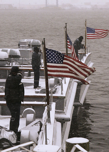 File:US Navy 031206-N-0399H-063 Morning colors in the fog and snow on Yard Patrol Crafts 698, 688 and 690 on the morning of the 104th Army Navy football game.jpg