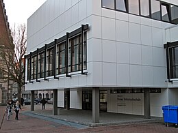 Ulmer Volkshochschule EinsteinHaus Haupteingang am Kornhausplatz.jpg