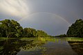 Regenbogen über dem See Väimela Alajärv in Estland