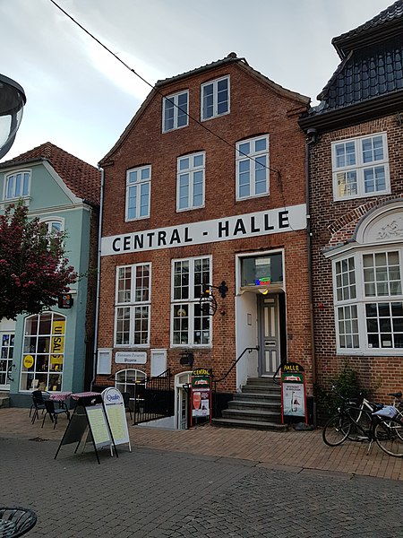 File:Værtshuset Central-Halle.jpg