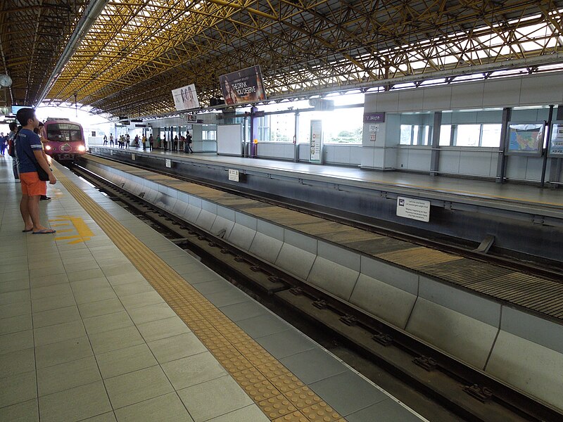 File:V. Mapa Station fvf 02.jpg