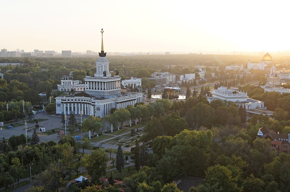 Moscow above. ВДНХ вид сверху. Главный павильон Всероссийского выставочного центра. ВДНХ вид сверху фото.