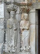 Piédroit du portail avec les statues de saint Just et saint Étienne.