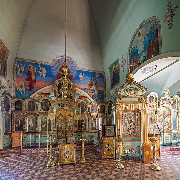 File:Valdai town asv2018-08 img08 Cemetery church.jpg