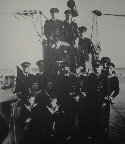 File:Vesikko's crew.JPG