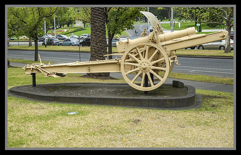 File:Victoria Barracks Melbourne Cannon-1 (8535561799).jpg