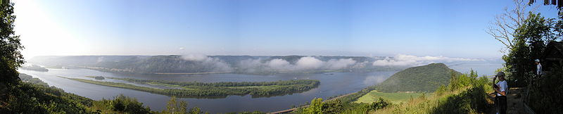 File:View from Brady Bluff shelter.jpg