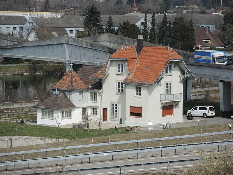 File:Villa Schürch Biberist 1.jpg