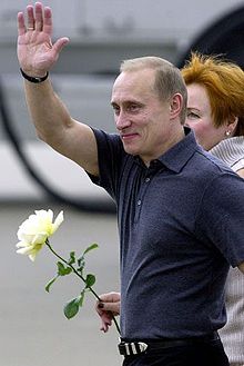 Vladimir Putin in the United States 13-16 November 2001-30.jpg