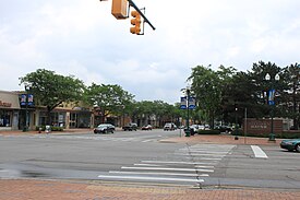 El centro de Wayne a lo largo de Michigan Avenue