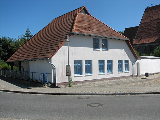 Wiek (Rügen), Hauptstraße 13; Wohnhaus