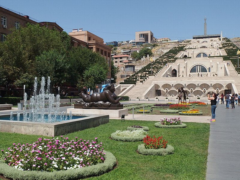 File:Yerevan Cascade (02).jpg