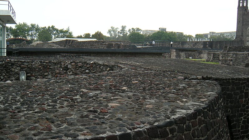 File:ZonaArqueologicaTlatelolco ohs05.jpg