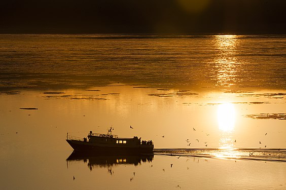 229. Буксир на закате, Прибайкальский национальный парк Автор — Peace151