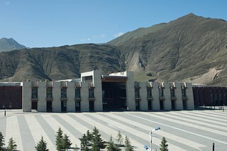 <span class="mw-page-title-main">Lhasa railway station</span> Railway station in Lhasa, China