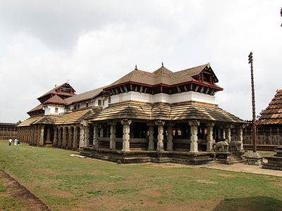 Basadi Saavira Kambada, Moodbidri, Karnataka