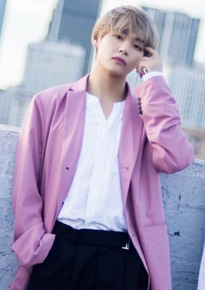 File:1117 V (BTS) Dispatch Photo Shoot LA (4).png