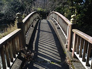 参道橋「みやばし」上