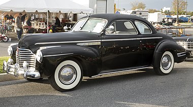 1941 Buick Super Business Coupe, front left (Hershey 2019).jpg