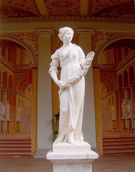 File:6791. Pavlovsk. Statue Spring.jpg