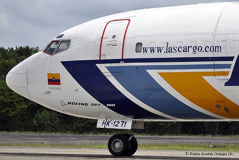 File:727-100 LAS Cargo en SKEJ (5193838268).jpg