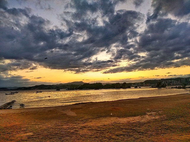 Vista da Praia de Furnas, local famoso no bairro.