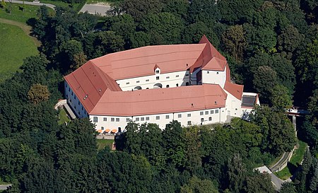 Aerial image of the Schloss Friedberg (view from the south)