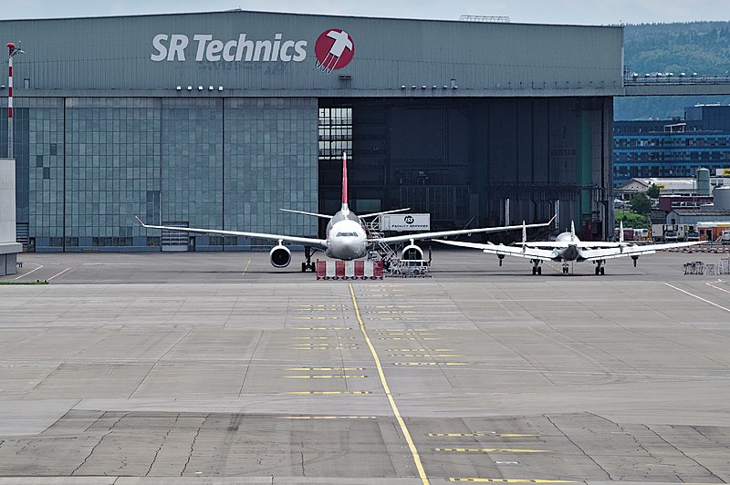 File:Airplane hangar.jpg