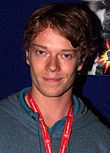 Alfie Allen (headshot).jpg