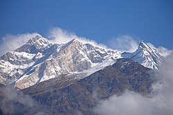 Annapurna I (vlevo) a Annapurna South (vpravo)