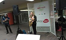 Ariane Brunet dans la métro McGill.jpg