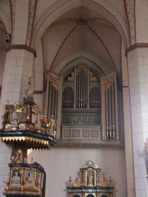 Arnsberg Propsteikirche St. Laurentius 08.jpg