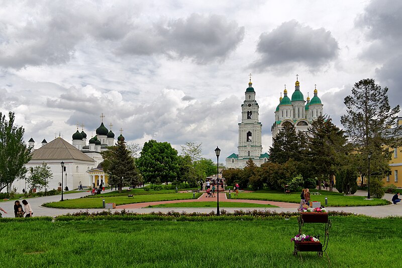 File:Astrakhan Kremlin P5090805 2200.jpg