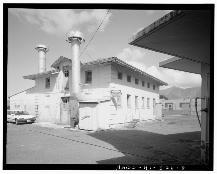 File:BLDG 10, SOUTH AND EAST SIDES - Naval Magazine Lualualei, Headquarters Branch, Storage Building, Kolekole Road near Sixty-first Street intersection, Pearl City, Honolulu County, HABS HI,2-PEHA.V,37-3.tif