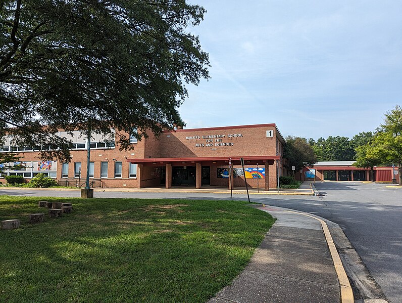 File:Bailey's Elementary School for the Arts and Sciences.jpg