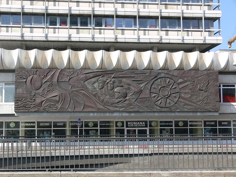 File:Berlin Alexanderplatz Relief.jpg