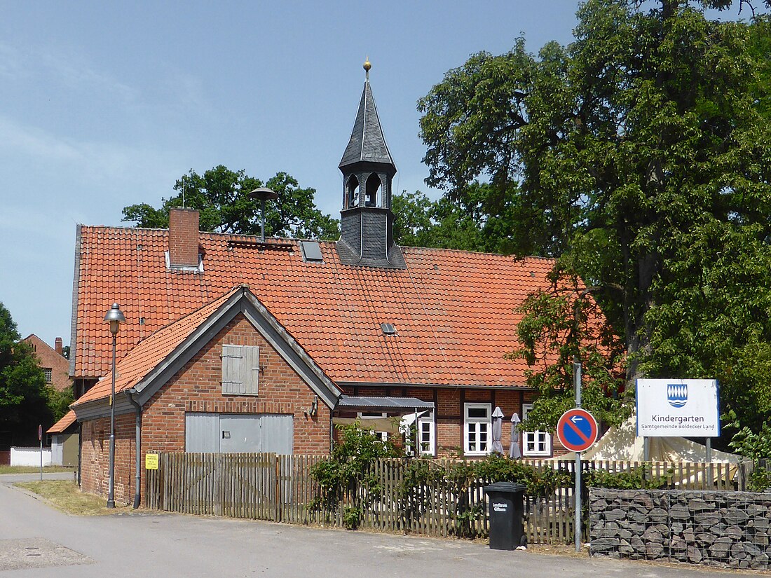 File:Bokensdorf Schule 2022-1.jpg