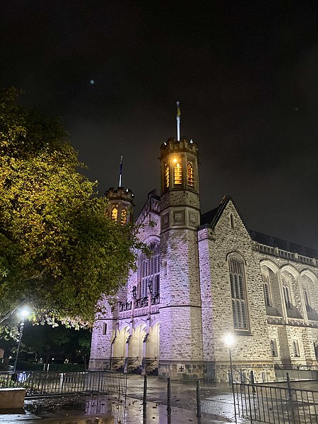 File:Bonython Hall, Adelaide at night.jpg