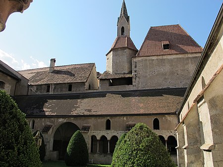 Bressanone, duomo, chiostro 001