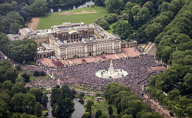 Aerial view of Buckingham Palace, 2016