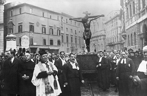 Roman Catholic procession in Corso Vittorio Emanuele II, Rome, 1931