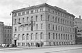 Im Gegensatz zu den Nachbarbauten wurde die Ritterschaftsdirektion nach dem Krieg wieder hergestellt; sie diente ab 1949 als Gästehaus der DDR (1951)