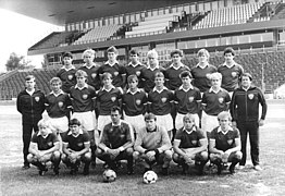 Bundesarchiv Bild 183-1987-0717-036, Mannschaftsfoto BFC Dynamo.jpg