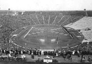 ツェントラールシュタディオン竣工直後の1956年に開催された第2回「スポーツと体操の祭典」のマスゲーム