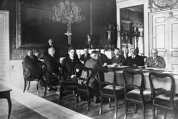 Meeting of the cabinet in 1919