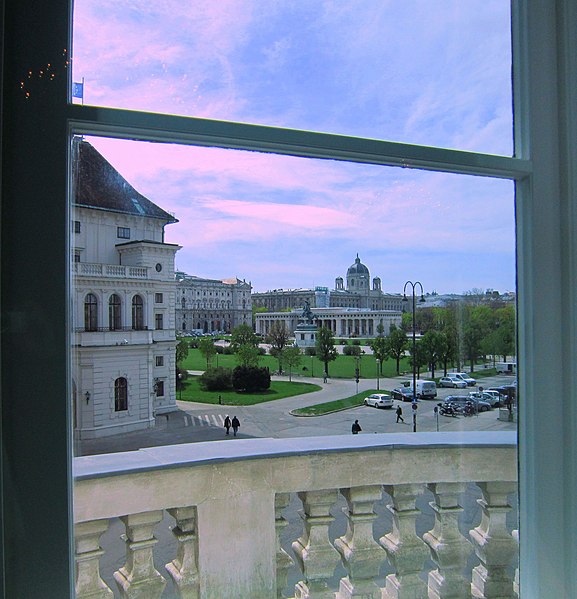 File:Bundeskanzleramt Ausblick.JPG